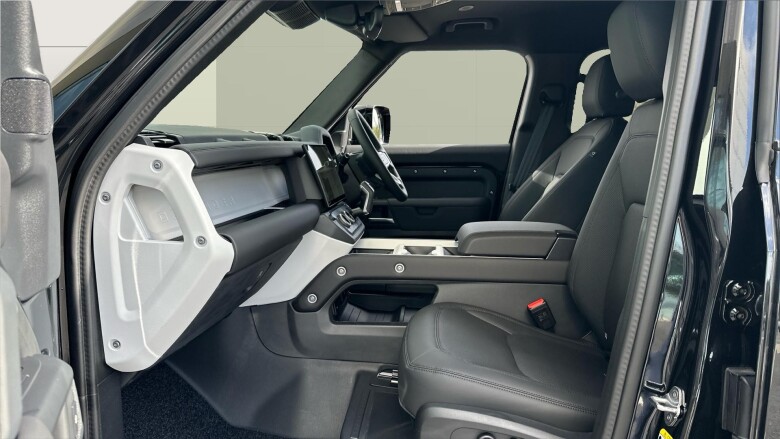 Land Rover Defender 3.0 D350 X-Dynamic SE 110 5dr Auto Diesel Estate